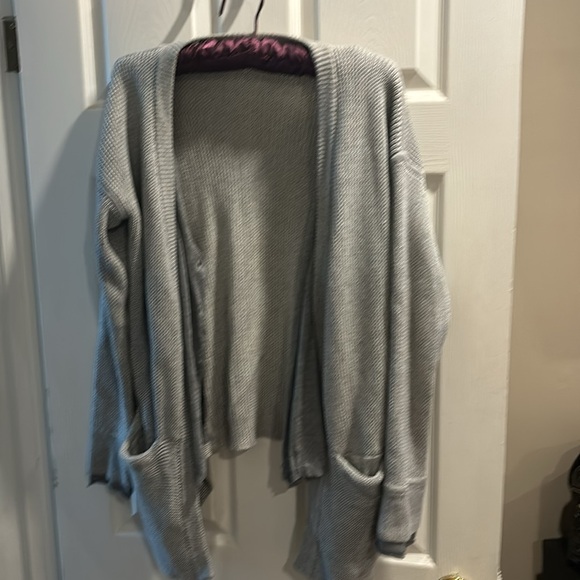 Super rare Lululemon cardigan with faux layered cardigan - Picture 2 of 4